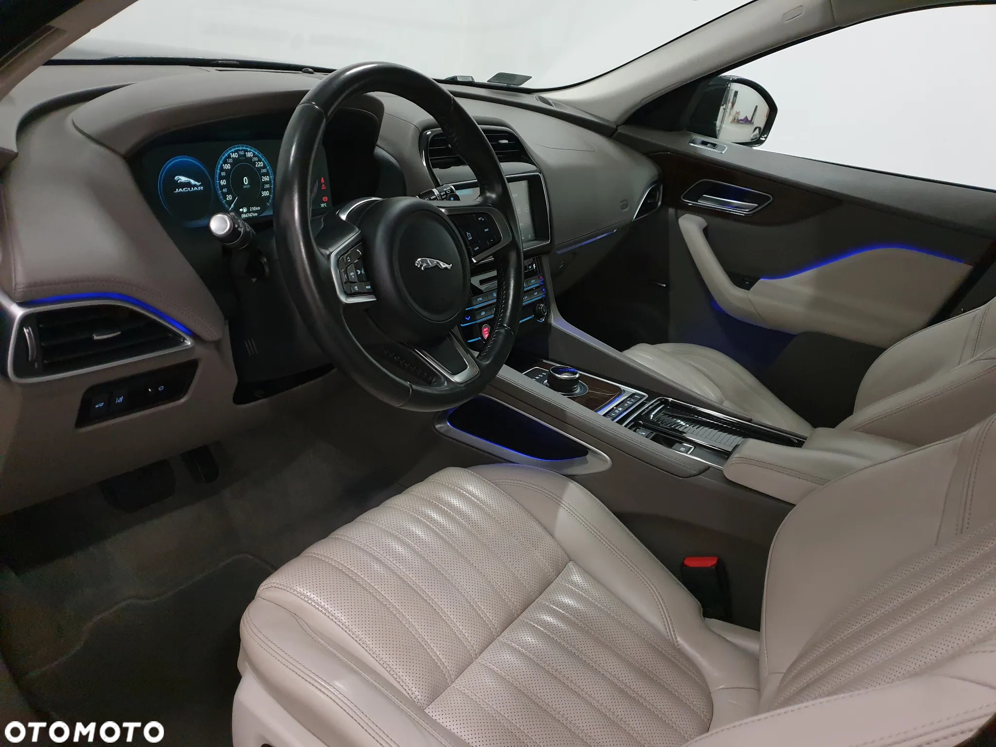 Jaguar F-Pace 2.0 i4D AWD R-Sport - 39