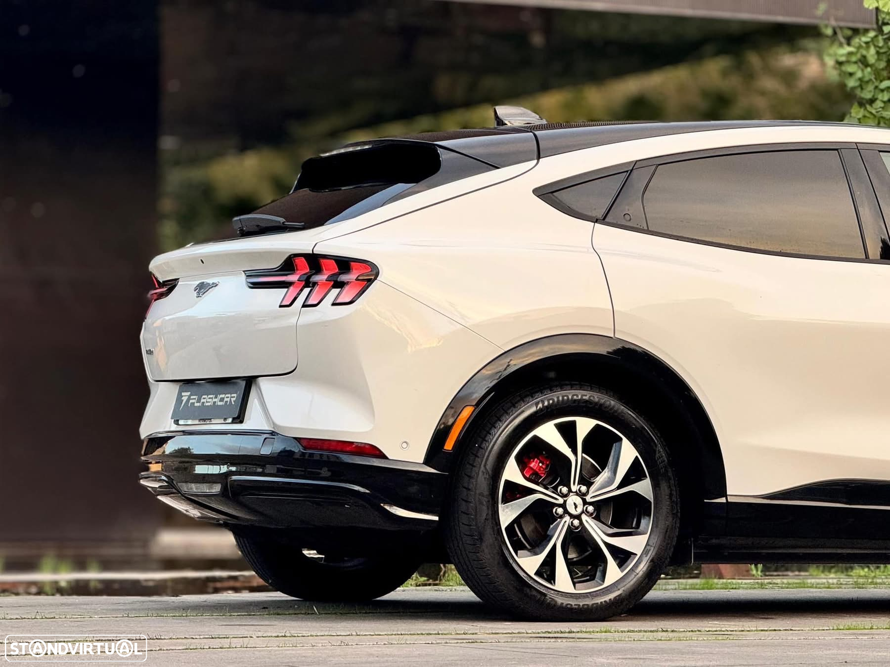 Ford Mustang Mach-E Premium AWD - 17