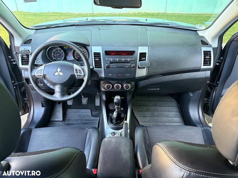 Mitsubishi Outlander 2.2 DI-D 4WD Intense - 7