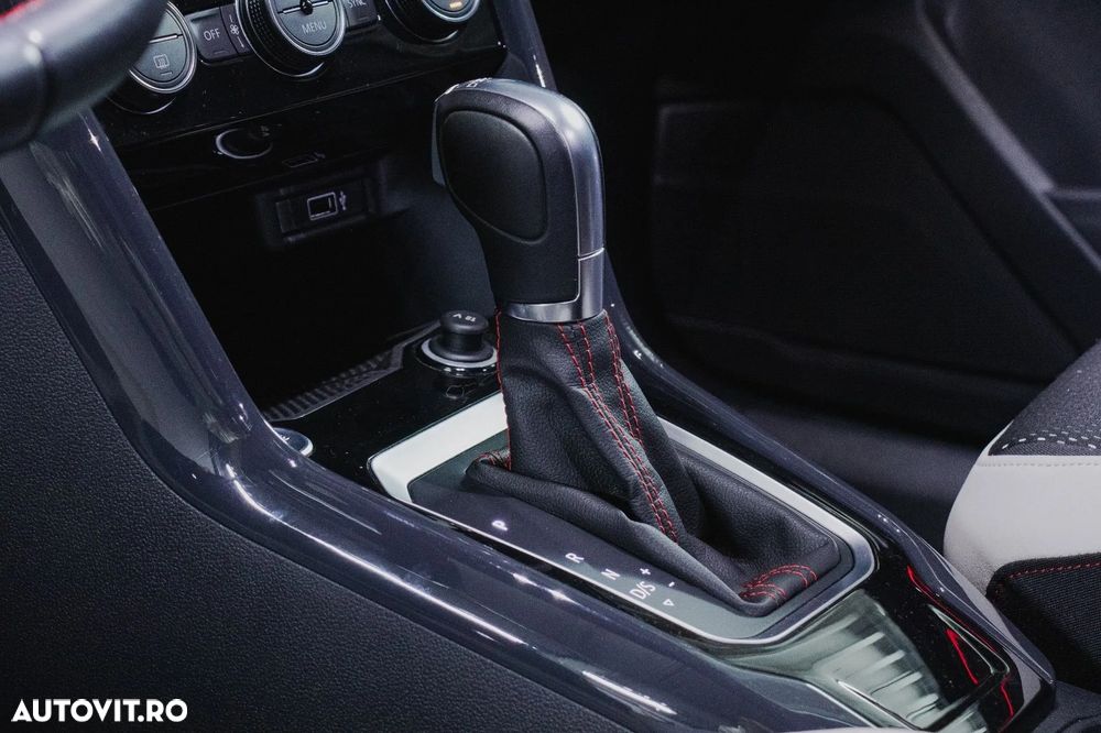 Volkswagen T-ROC 1.5 TSI DSG Sport - 8