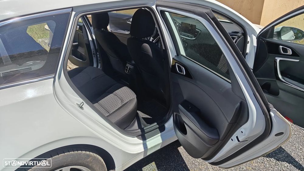 Kia Ceed SW 1.6 CRDi DCT Vision - 10