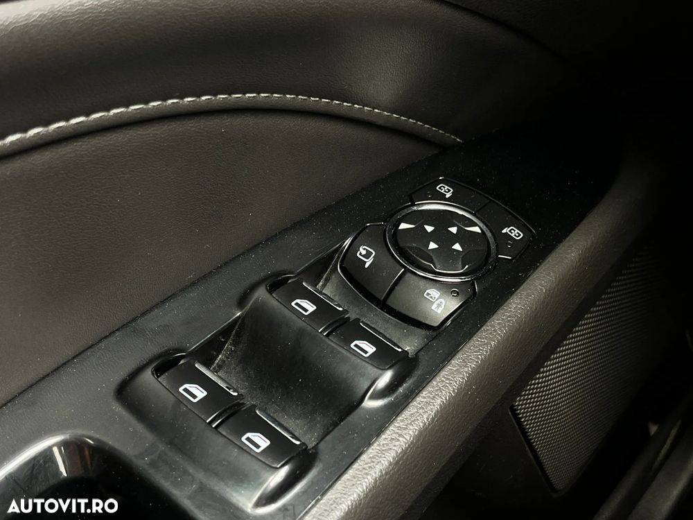 Ford Mondeo - 23