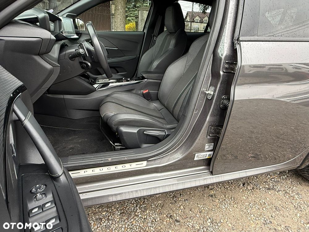 Peugeot 208 PureTech 100 EAT8 GT Pack - 12