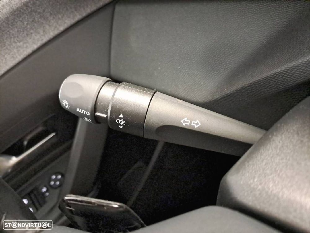 Peugeot 308 1.2 Hybrid Allure e-DCS6 - 13