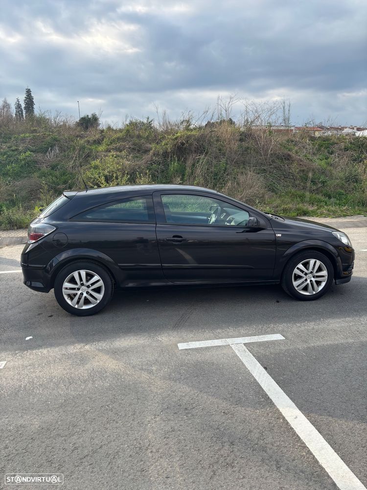 Opel Astra GTC 1.3 CDTI - 4
