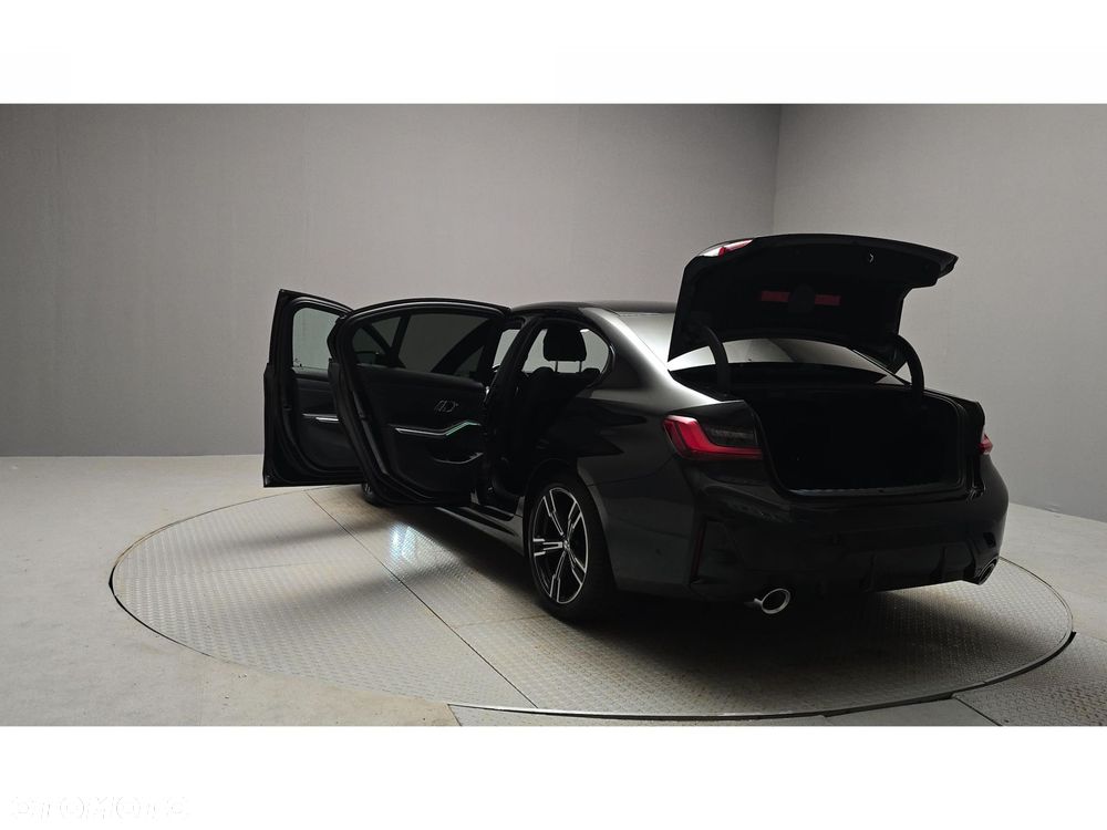 BMW Seria 3 320d xDrive mHEV M Sport - 11