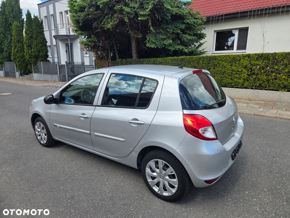 Renault Clio - 6