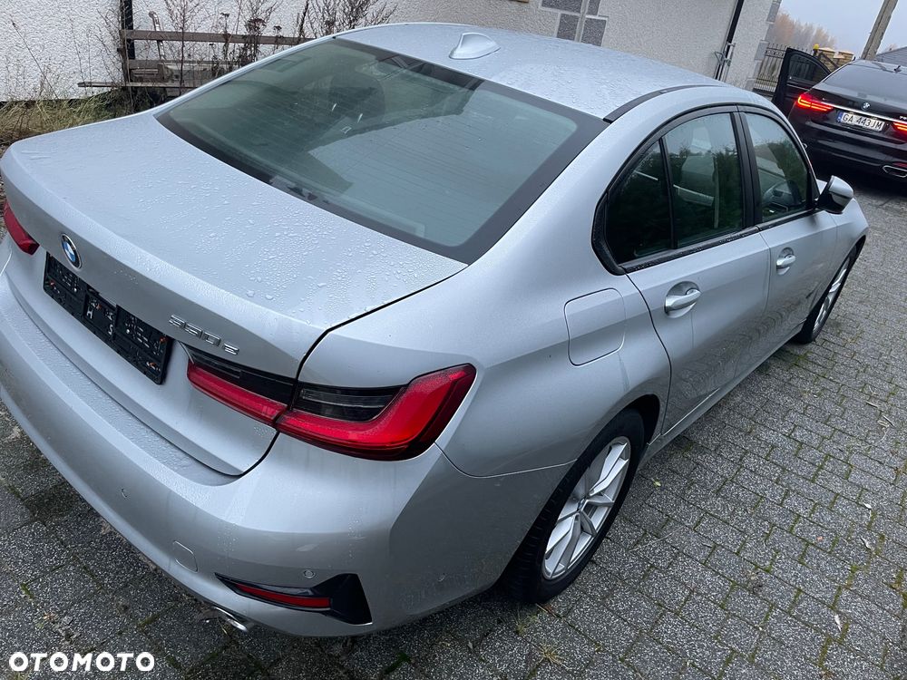 BMW Seria 3 330e iPerformance Sport Line - 9