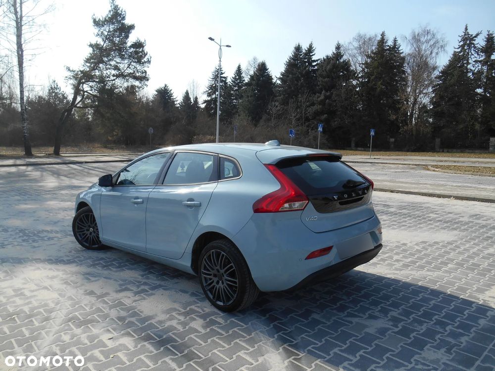 Volvo V40 D2 - 4