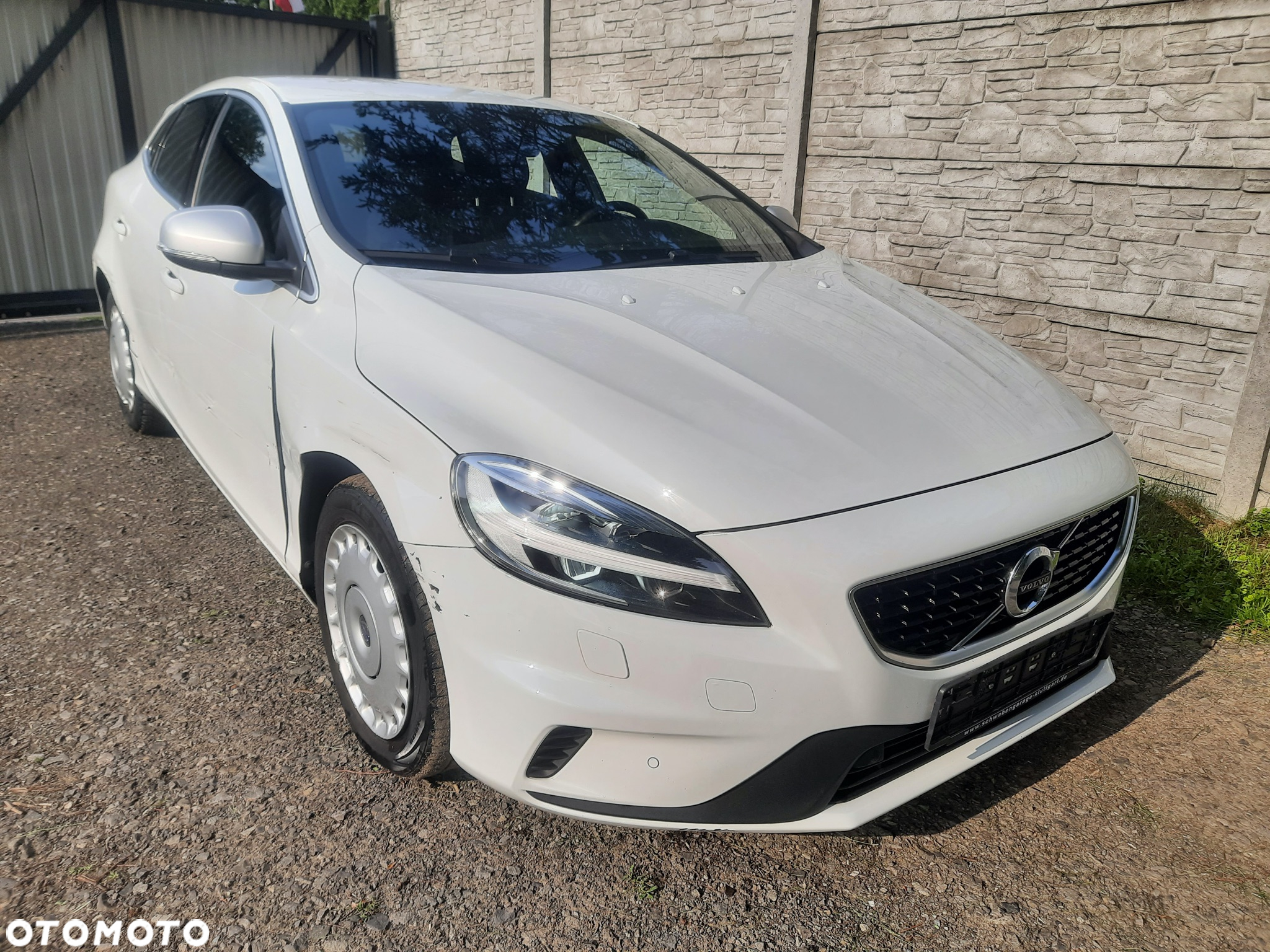 Volvo V40 T3 Drive-E R-Design Momentum - 4
