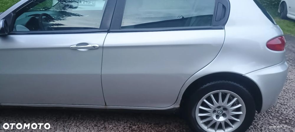 Alfa Romeo 147 1.9 JTD Distinctive - 8