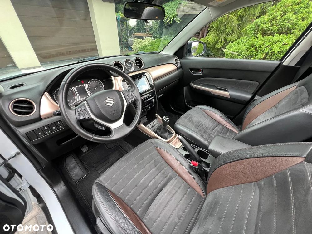 Suzuki Vitara 1.6 Premium 2WD - 22