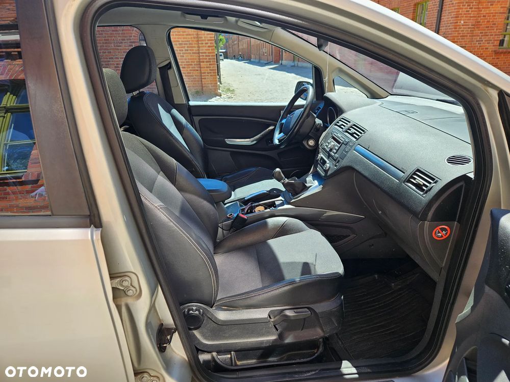 Ford C-MAX 1.6 TDCi DPF Titanium - 17