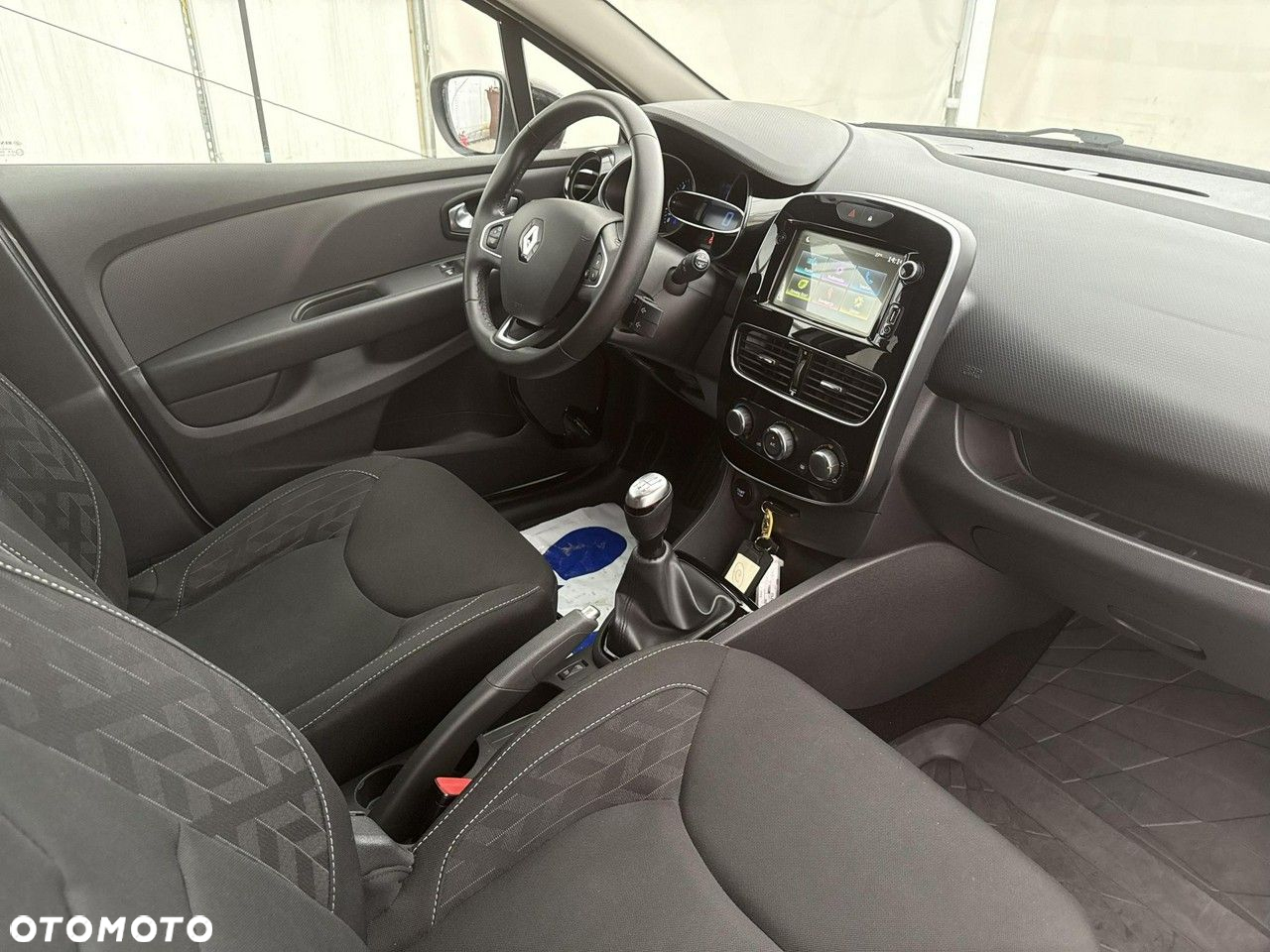 Renault Clio - 23