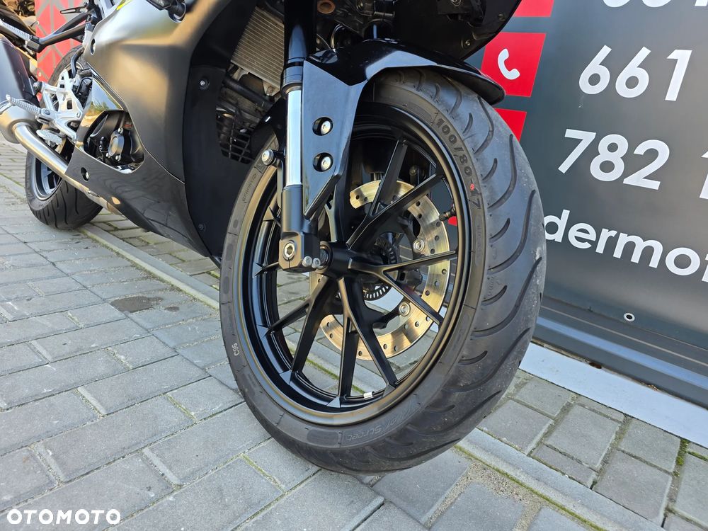 Yamaha YZF - 29