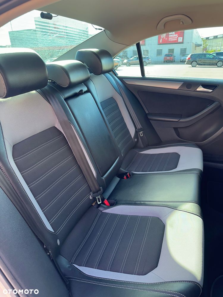 Volkswagen Jetta 1.4 TSI Highline - 18
