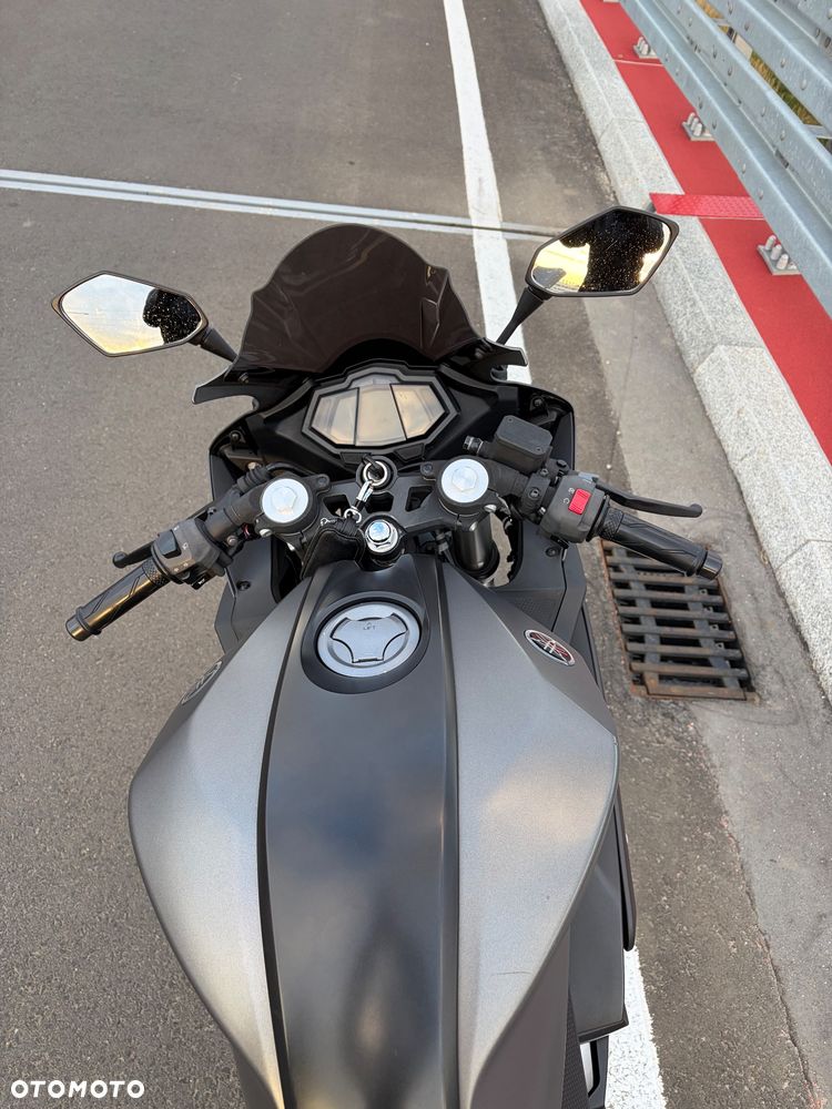 Yamaha YZF - 7