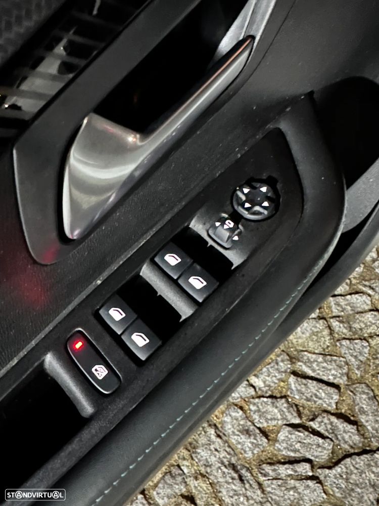 Peugeot 208 PureTech 100 EAT8 Allure Pack - 16