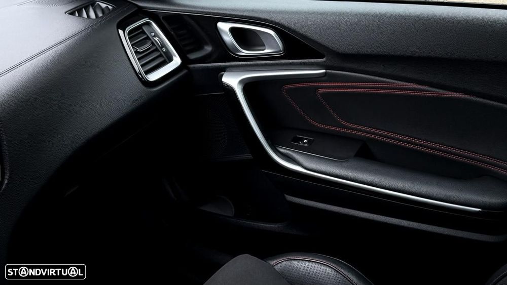 Kia ProCeed 1.6 T-GDI GT 7DCT - 32