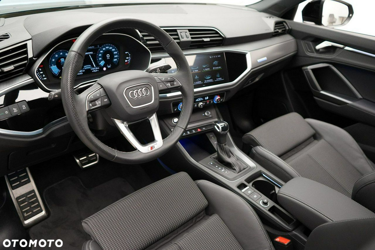 Audi Q3 Sportback - 16