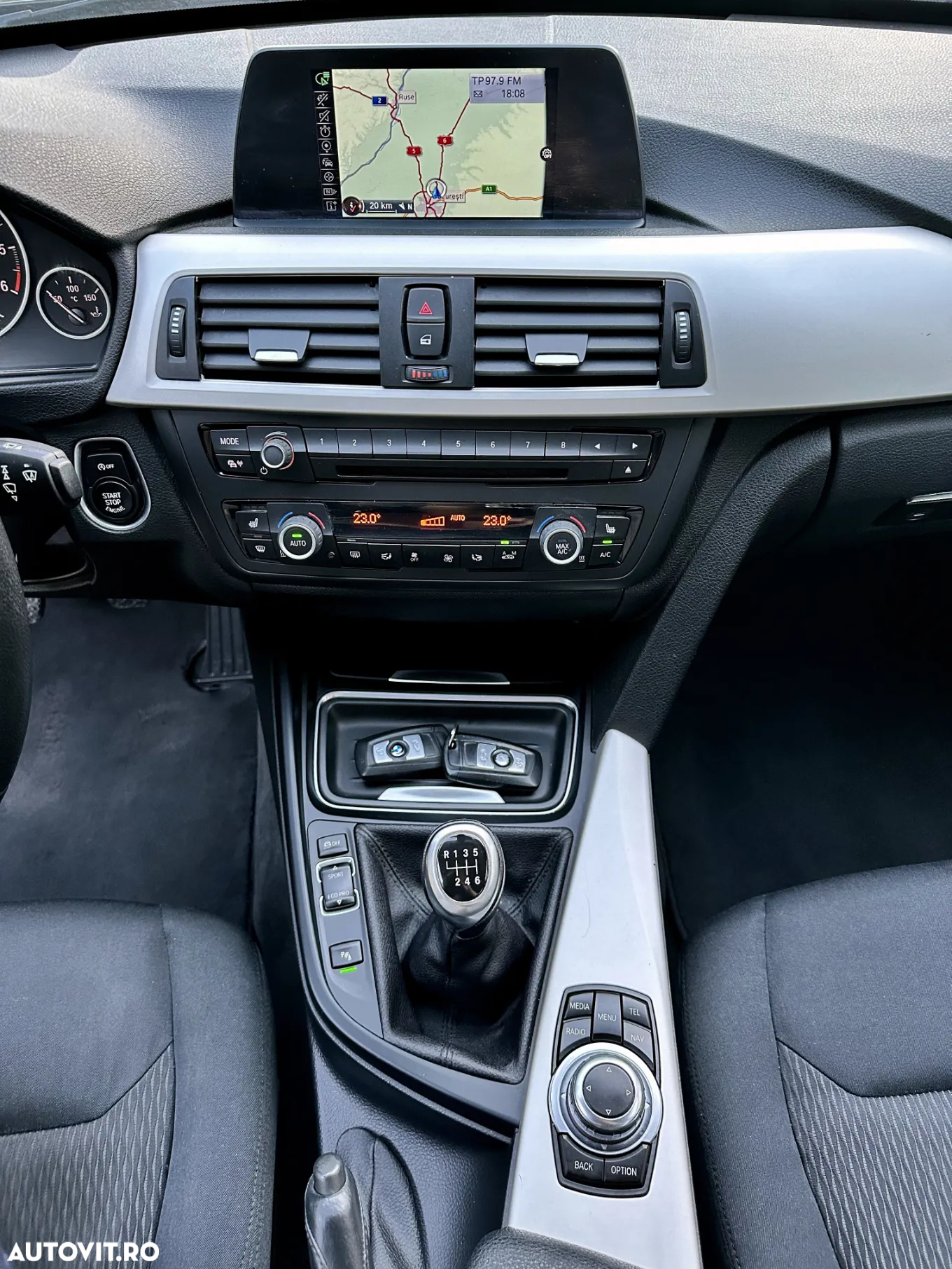 BMW Seria 3 318d Touring - 14