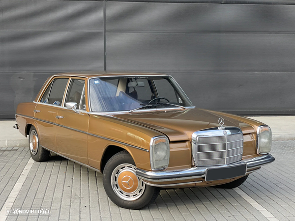 Mercedes-Benz 220