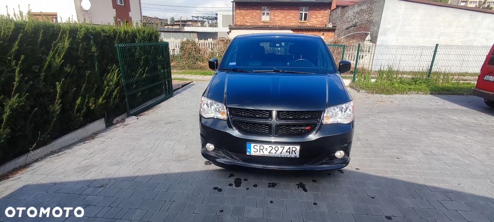 Dodge Grand Caravan - 3