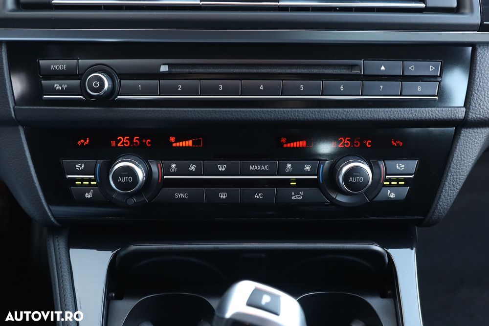 BMW Seria 5 520d Aut. - 29