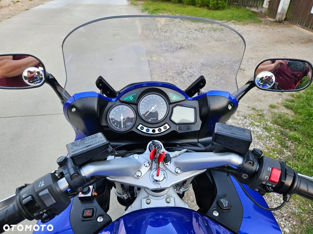 Yamaha FJR - 27