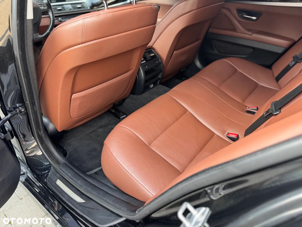 BMW Seria 5 535i - 30