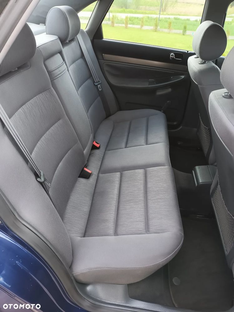 Audi A4 Limousine - 8