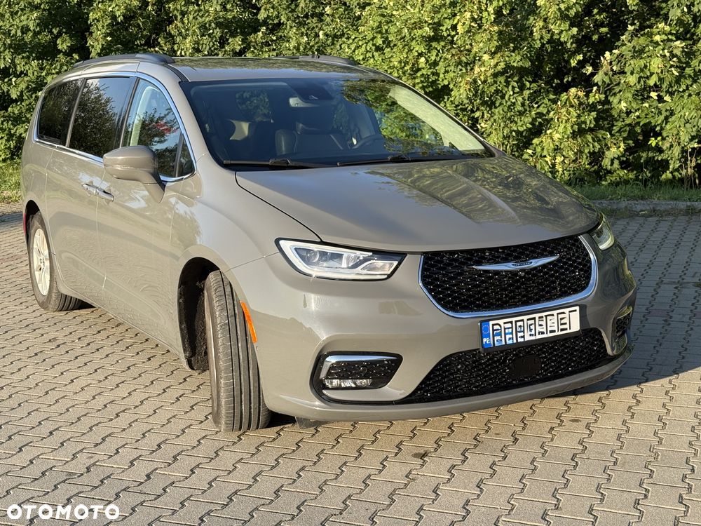 Chrysler Pacifica - 4