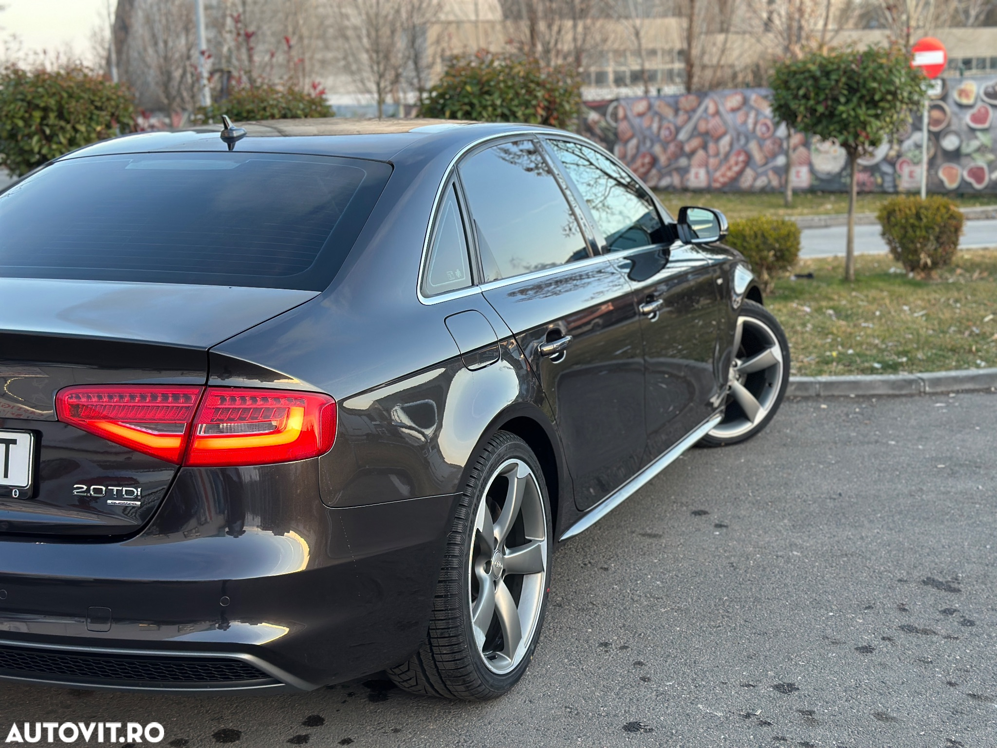 Audi A4 2.0 TDI DPF quattro S line Sportpaket - 12
