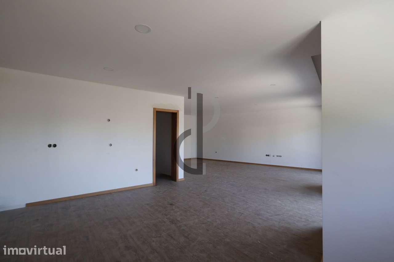 Apartamento T3 com varandas - junto ao Picoto - Grande imagem: 3/20