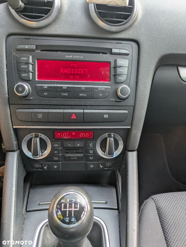Audi A3 3-drzwiowe 1.6 Ambition - 18