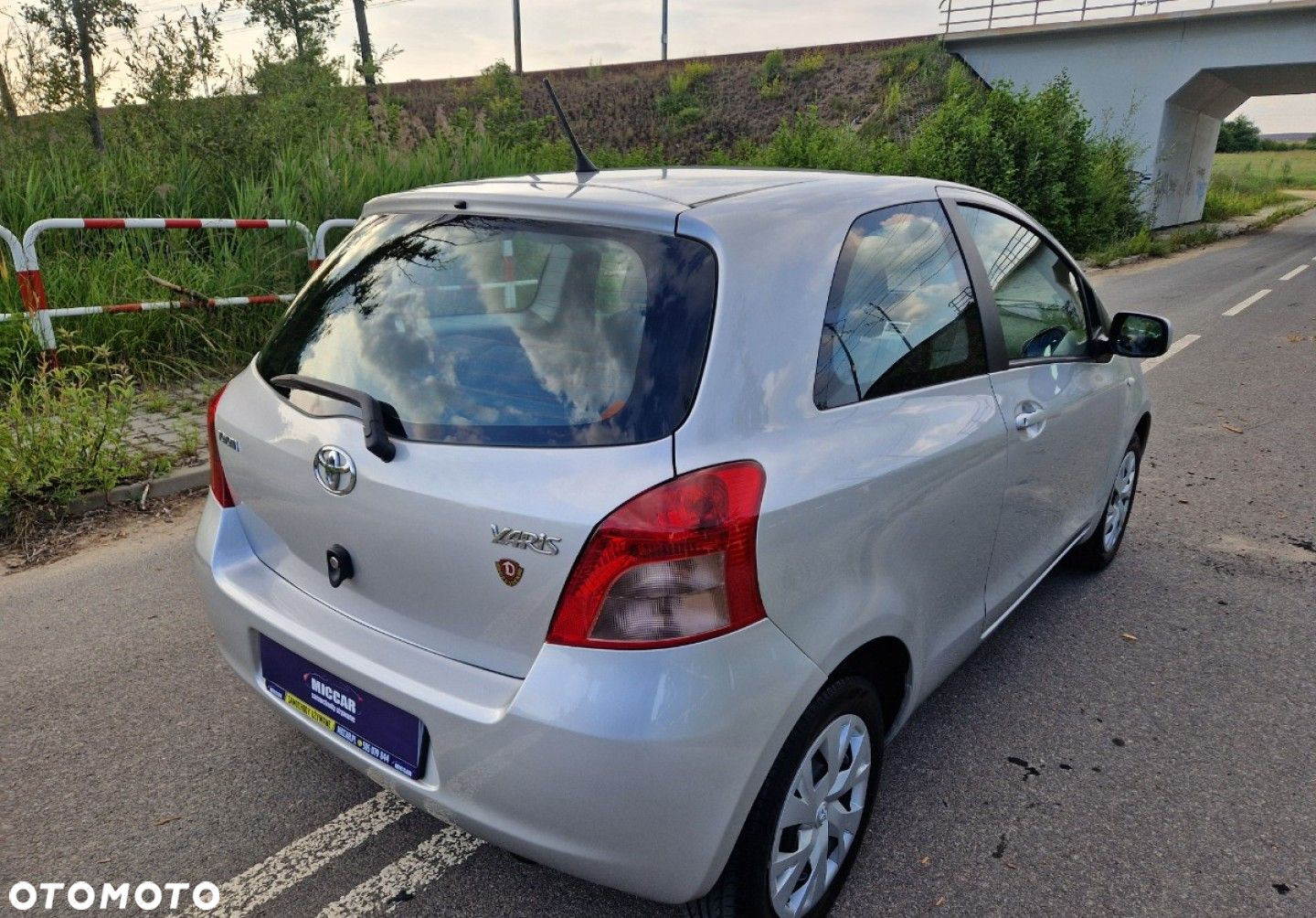 Toyota Yaris 1.3 VVT-i Sol - 9
