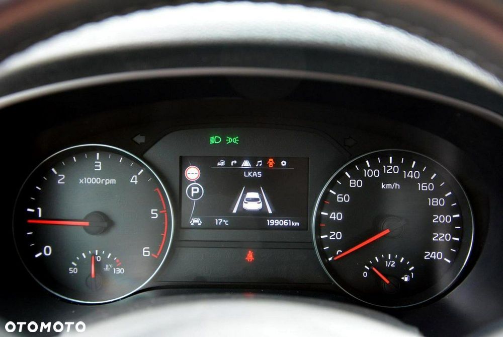 Kia Sportage 2,0 CRDI AWD Platinum - 26
