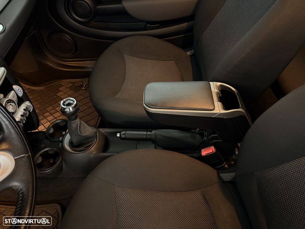 MINI 3 Portas One - 12