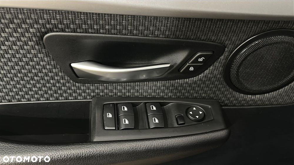 BMW Seria 2 218d - 14
