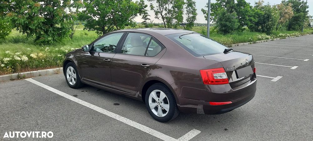 Skoda Octavia 1.6 TDI ELEGANCE - 3