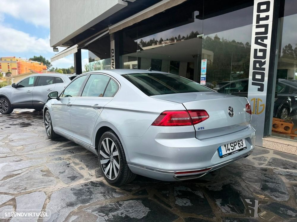 VW Passat - 8