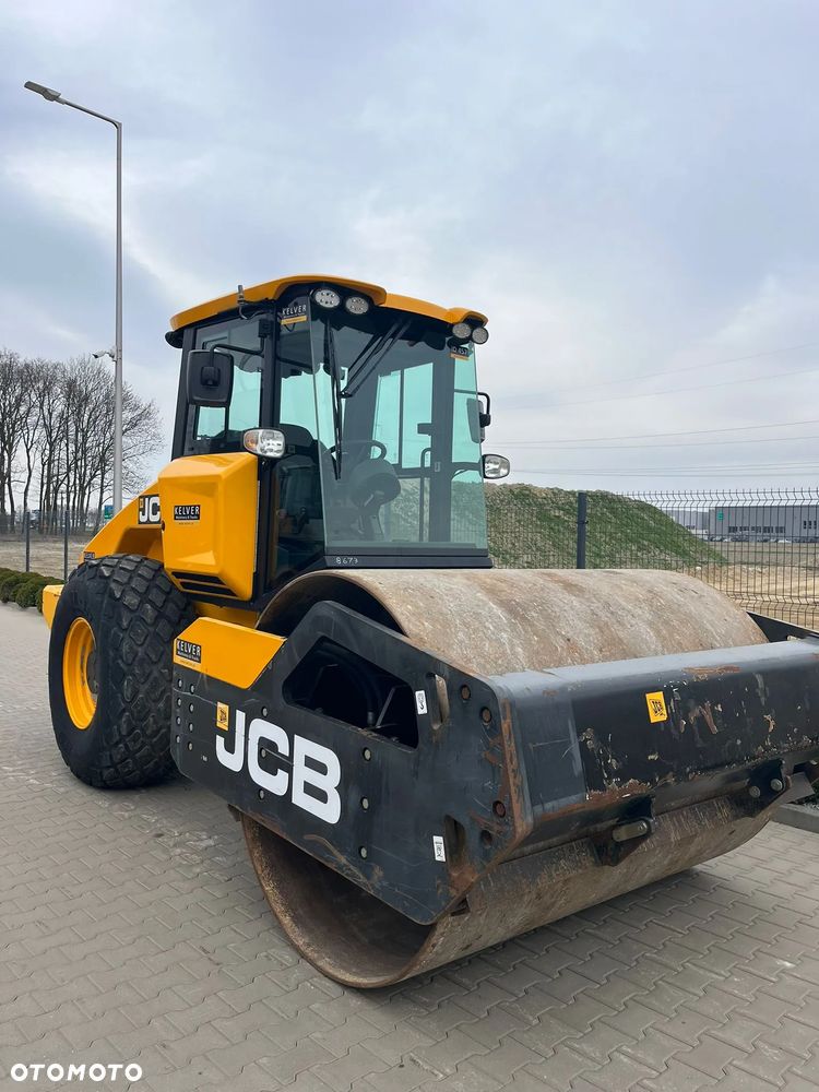 JCB Vibromax VM 117 D * 2017r. * walec do gruntu * klimatyzacja * - 24