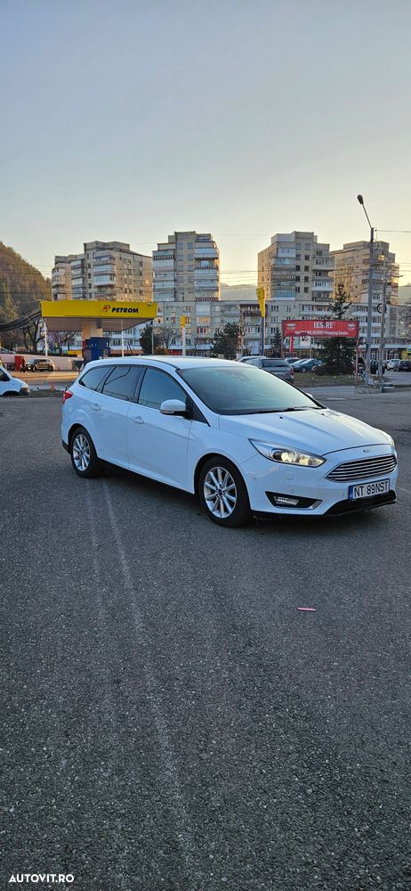 Ford Focus - 8