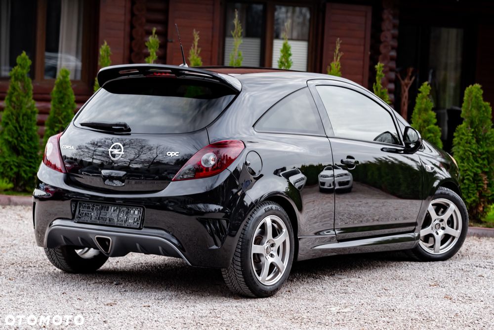 Opel Corsa 1.6T OPC - 10