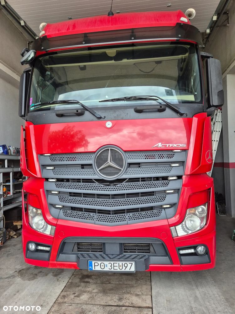 Mercedes-Benz Actros MP4 - 2