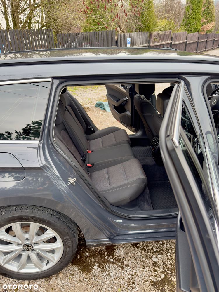 Volkswagen Passat - 18