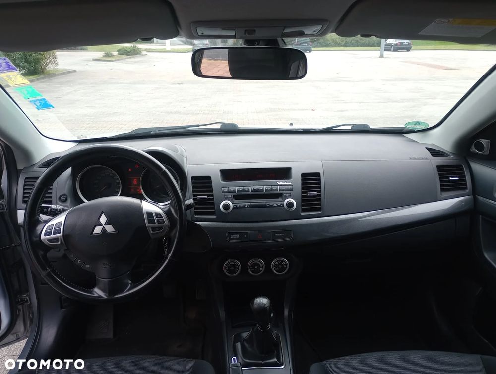 Mitsubishi Lancer 1.8 Intense - 10