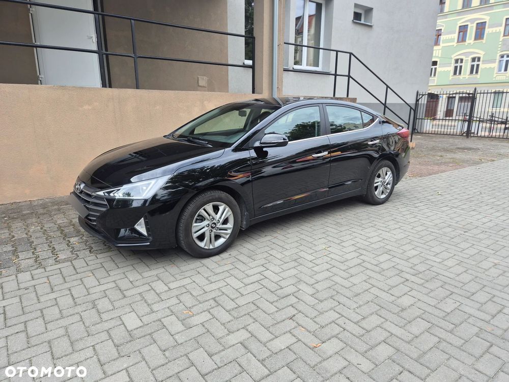 Hyundai Elantra 1.6 Comfort - 3