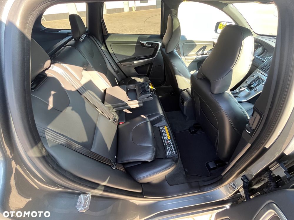 Volvo XC 60 D4 Geartronic Summum - 14