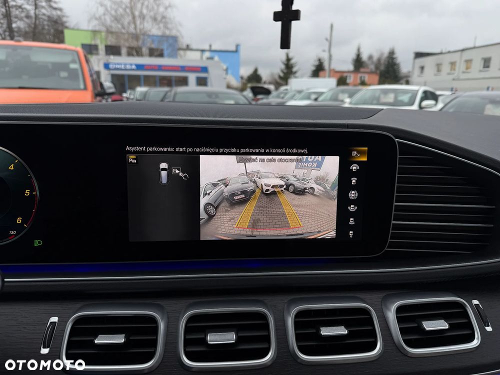 Mercedes-Benz GLS - 33
